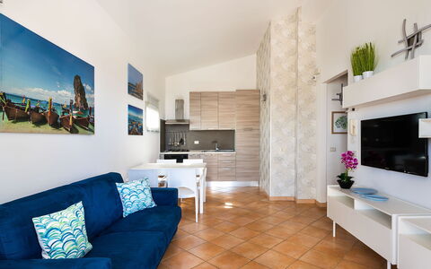 Accommodation Calantha: Dining Room, Kitchen, Living Room