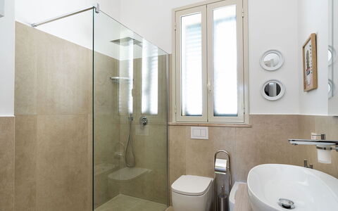 Accommodation Calantha: Bathroom