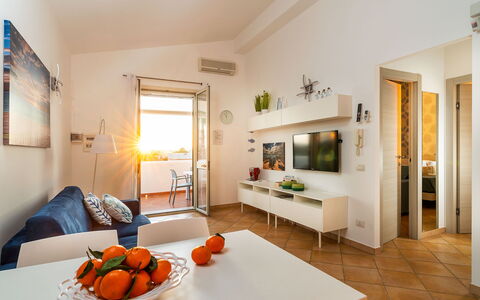 Accommodation Fillide: Dining Room, Kitchen, Living Room