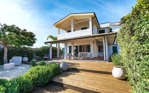 Accommodation Euthalia: Building Exterior, Garden, Outdoor