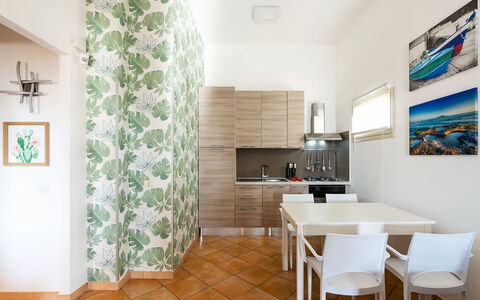 Accommodation Kalika: Dining Room, Kitchen, Living Room