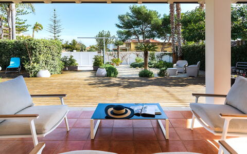 Accommodation Euthalia: Building Exterior, Garden, Outdoor