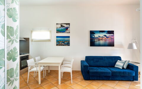 Accommodation Kalika: Dining Room, Kitchen, Living Room