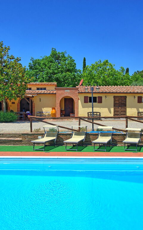 Zeffiro: Building Exterior, Pool, Summer