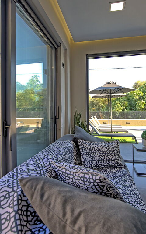 Villa Maripol: Living Room