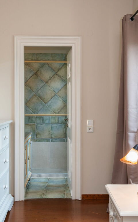 Villa Moyria: Bathroom, Bedroom