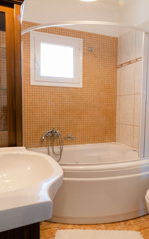 Villa Dinos: Bathroom