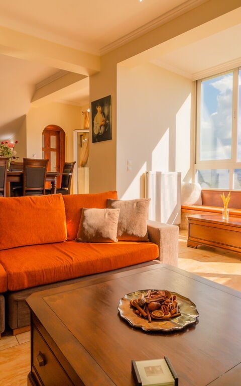 Villa Dinos: Living Room