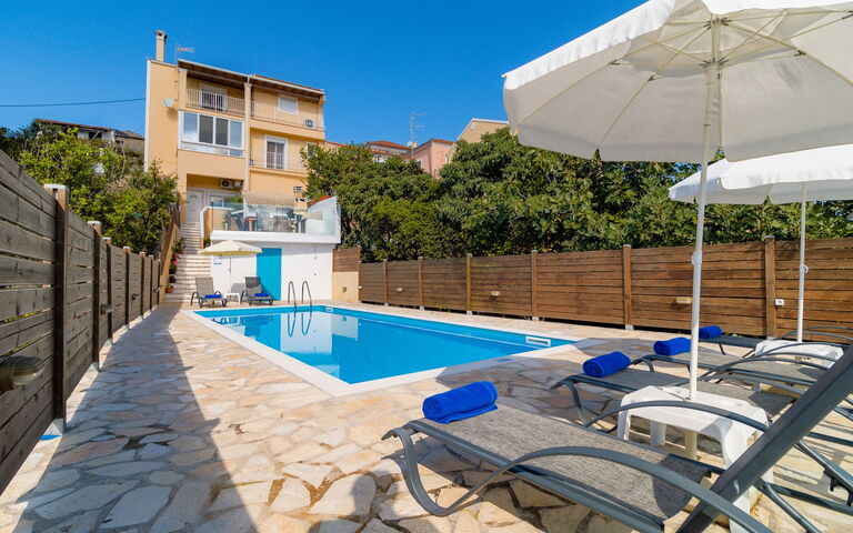 Villa Dinos: Pool, Summer