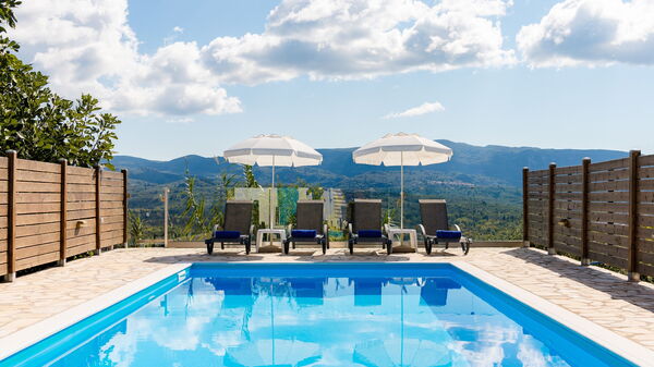 Villa Dinos: Pool, Summer