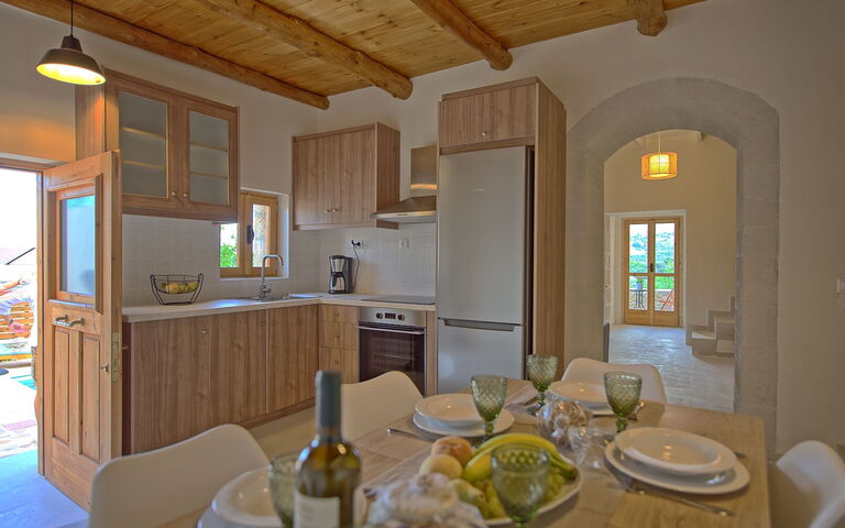 Villa Vicilla: Dining Room, Kitchen