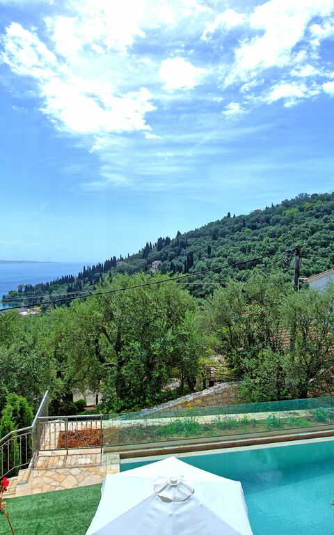 Villa Jacaranda: Pool, Scenic View