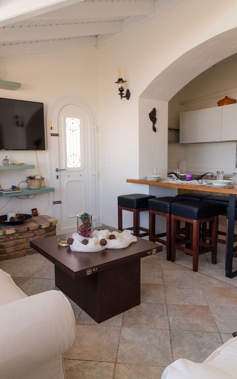 Beach Villa Athanasia: Dining Room, Kitchen, Living Room