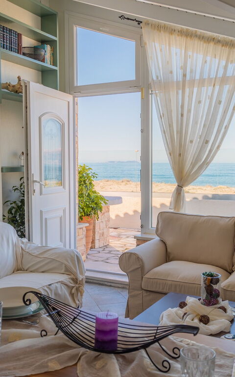 Beach Villa Athanasia: Living Room