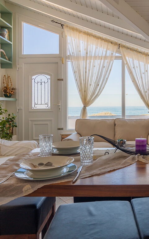 Beach Villa Athanasia: Dining Room, Living Room
