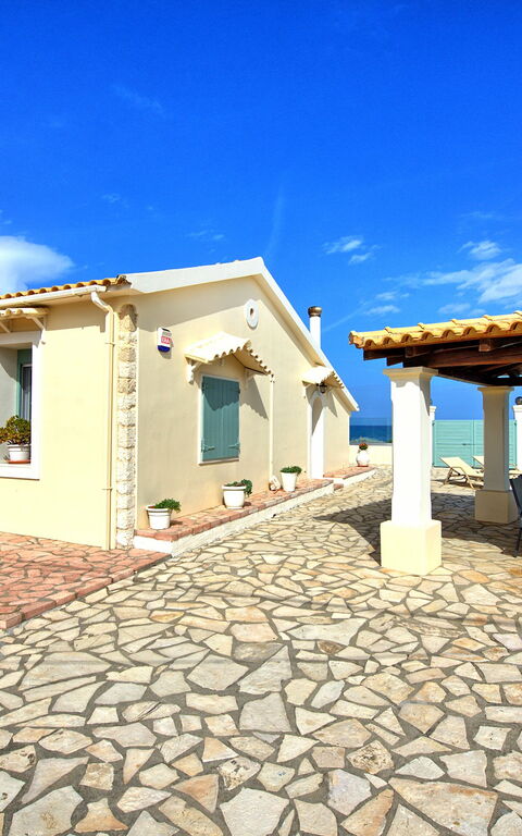 Beach Villa Athanasia: Outdoor, Summer