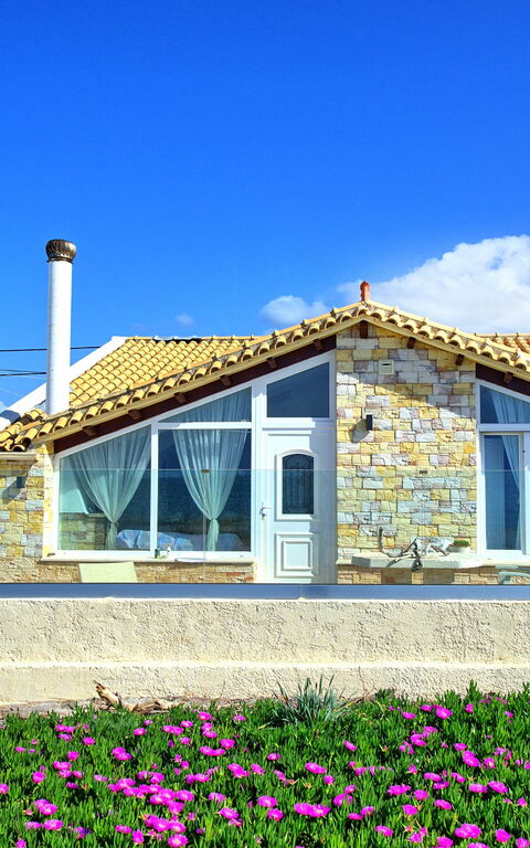 Beach Villa Athanasia: Outdoor, Summer