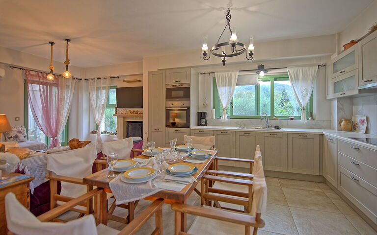 Villa Elaia: Dining Room, Kitchen
