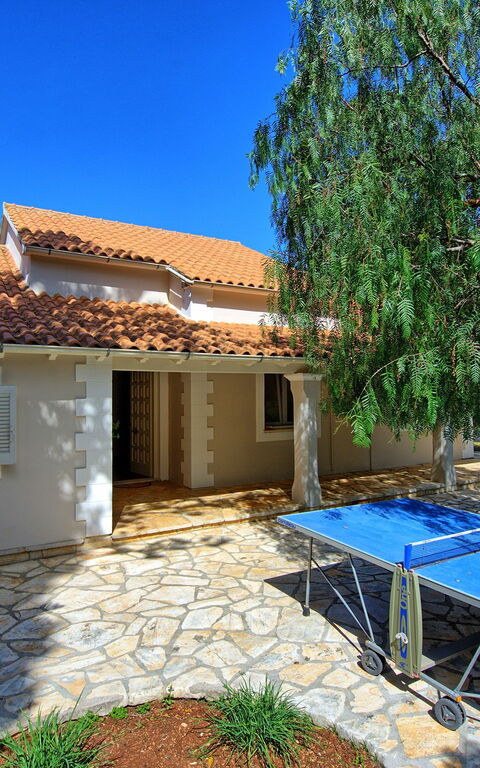 Villa Dimitris: Building Exterior, Garden