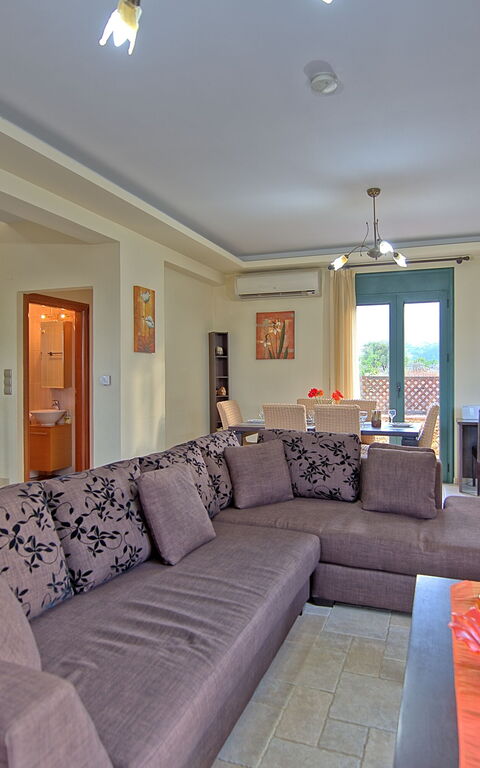 Villa Koules: Living Room