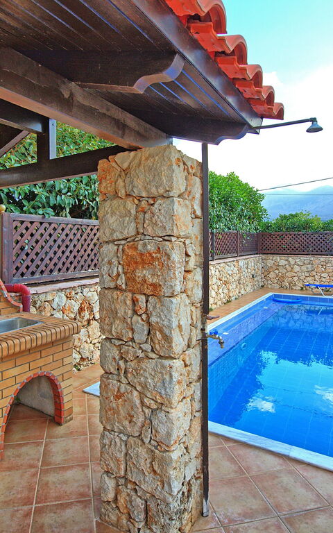 Villa Koules: Outdoor, Pool