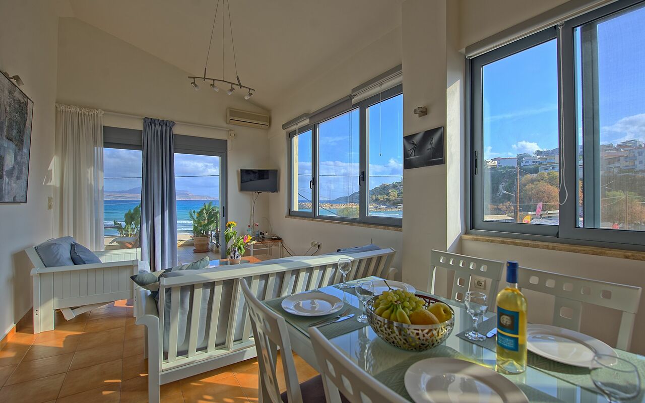 Accommodation Emmanouela: Dining Room, Living Room