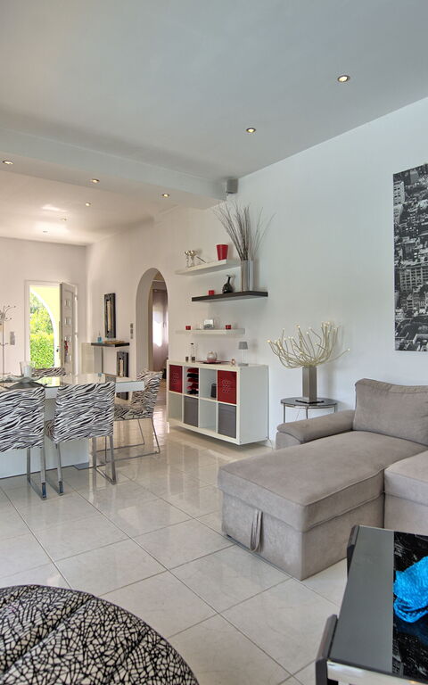 Beach Villa Christina: Dining Room, Living Room