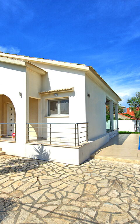 Beach Villa Christina: Building Exterior, Pool, Summer