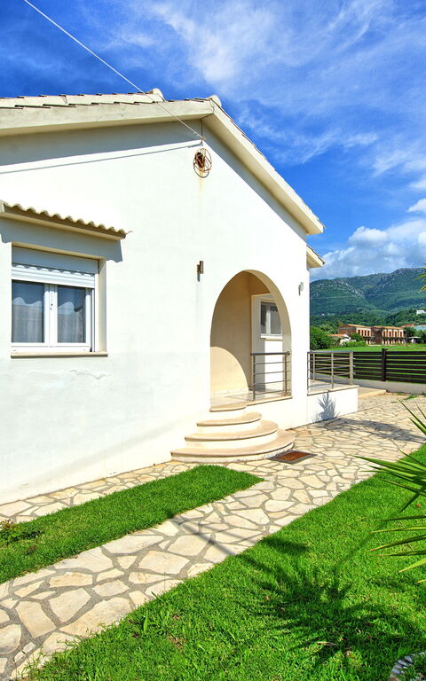 Beach Villa Christina: Building Exterior, Garden, Outdoor