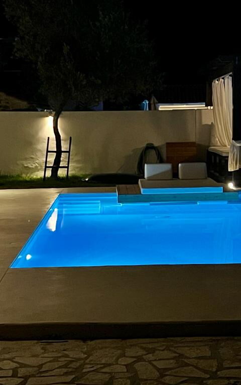 Beach Villa Christina: Outdoor, Pool