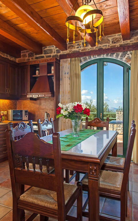 Villa Antina: Dining Room, Kitchen