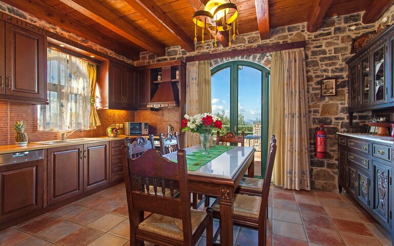 Villa Antina: Dining Room, Kitchen