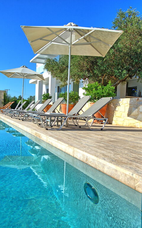 Villa Bluewhite: Garden, Pool