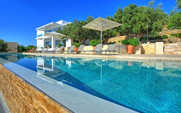 Villa Bluewhite: Garden, Outdoor, Pool, Summer