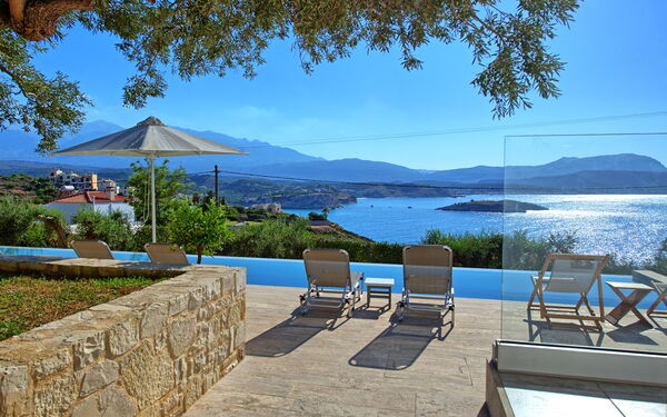 Villa Bluewhite: Garden, Outdoor, Pool, Scenic View, Summer