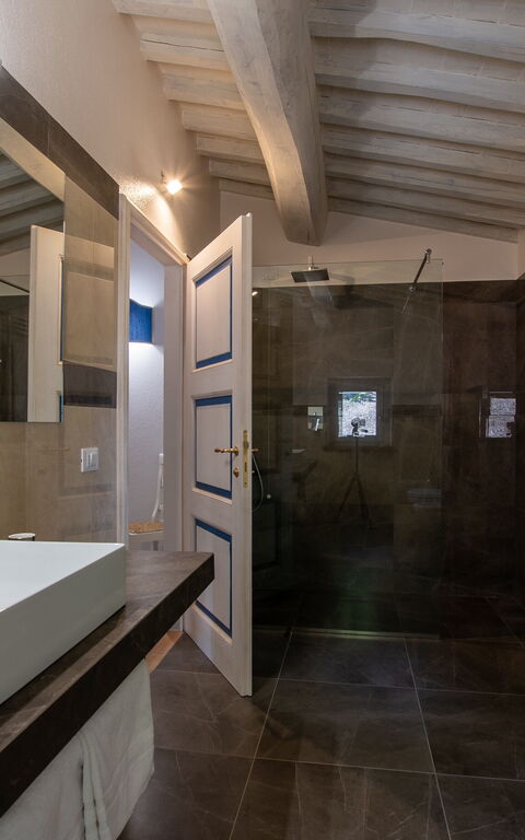 Villa Lucarella: Bathroom