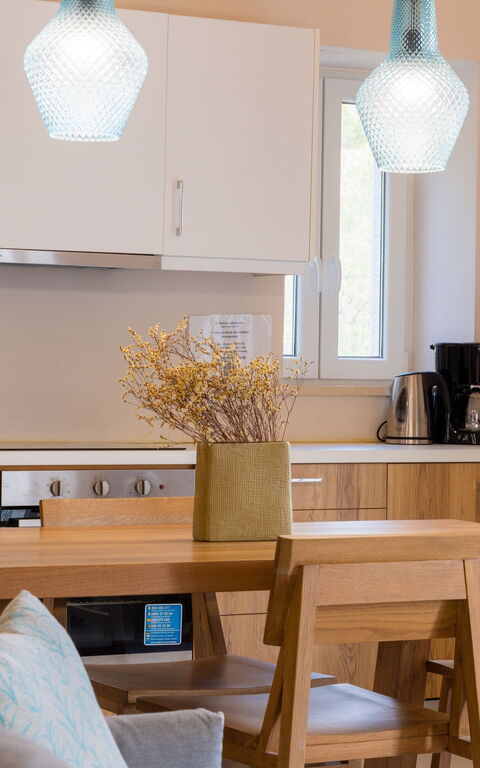 Villa Yaisemi: Dining Room, Kitchen