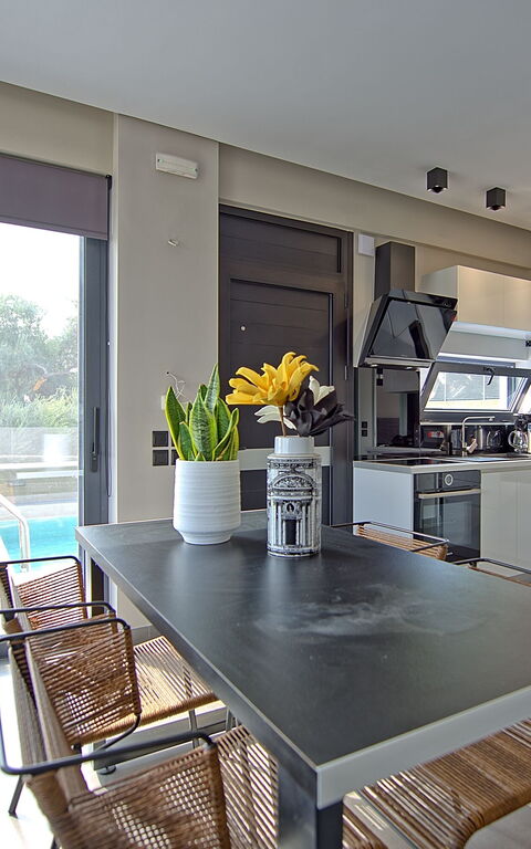 Villa Popi: Dining Room, Kitchen