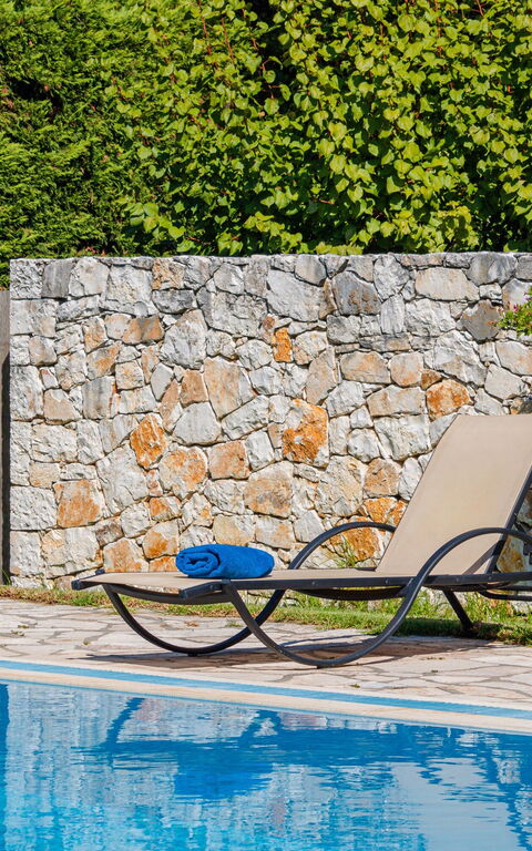 Votana House: Outdoor, Pool, Summer