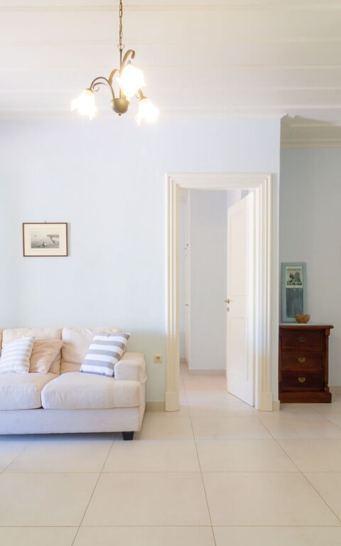 Votana House: Living Room