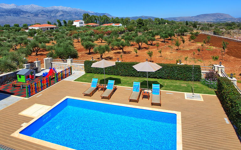 Villa Despanto: Pool, Scenic View, Summer