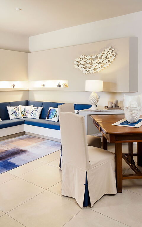 Gelsomina: Dining Room, Living Room