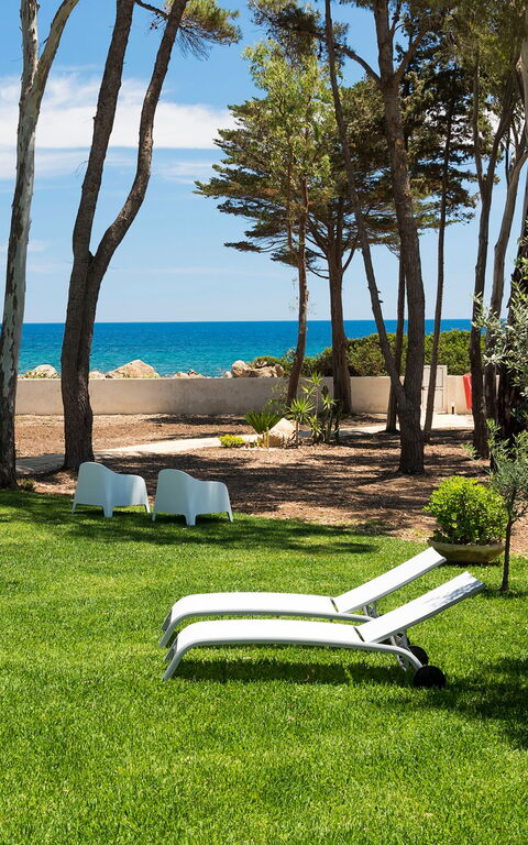 Marinella Punta Milocca: Garden, Outdoor