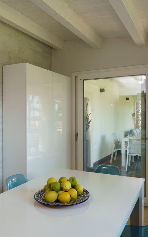 Marinella Punta Milocca: Dining Room, Kitchen