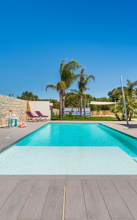 Villa Nica: Outdoor, Pool