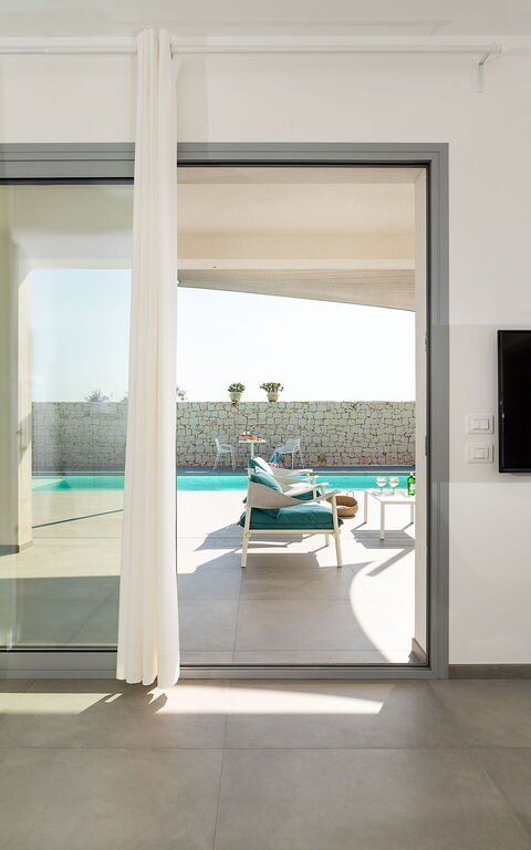 Villa Nica: Living Room