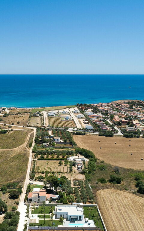 Villa Nica: Scenic View, Summer