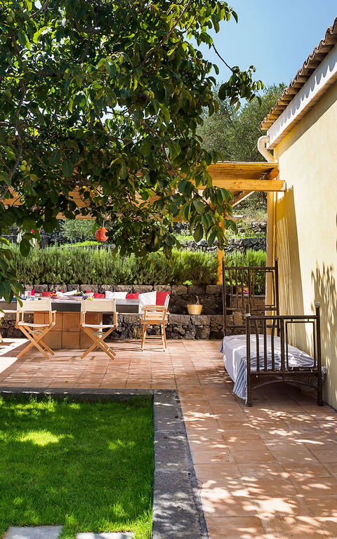 Villa Nerello: Balcony / Terrace / Patio, Outdoor