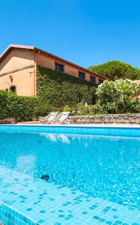 Villa Palmento Rosa: Building Exterior, Outdoor, Pool, Spring, Summer