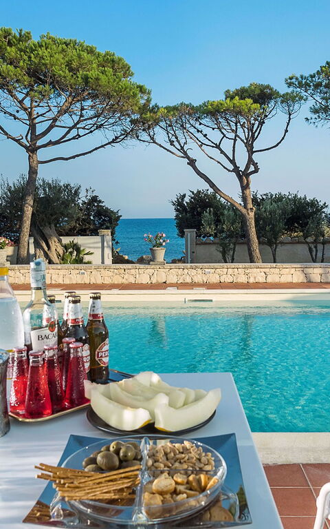 Villa Maya: Outdoor, Pool